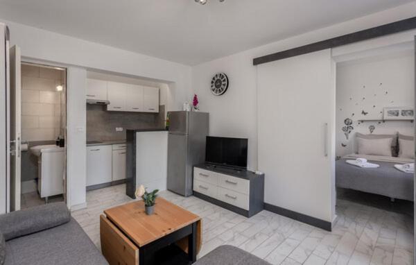 Apartment Sabina&Zoran Malinska Exterior photo