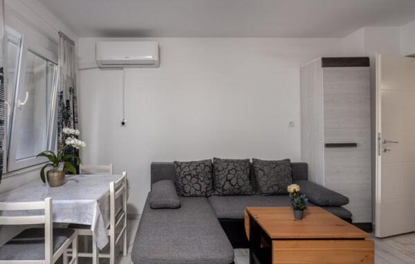 Apartment Sabina&Zoran Malinska Exterior photo